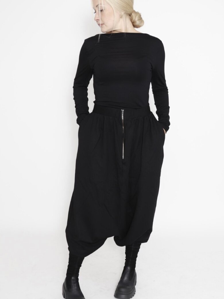 Wide maxi pants with zipper and pockets