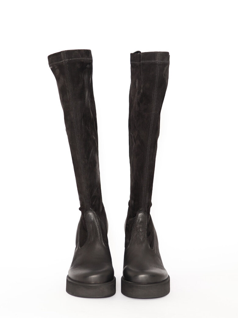 Wedge stretch leather boots